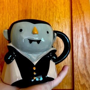 15 fl oz Halloween Stoneware Figural Vampire
Mug - Hyde & EEK! Boutique™ nwt